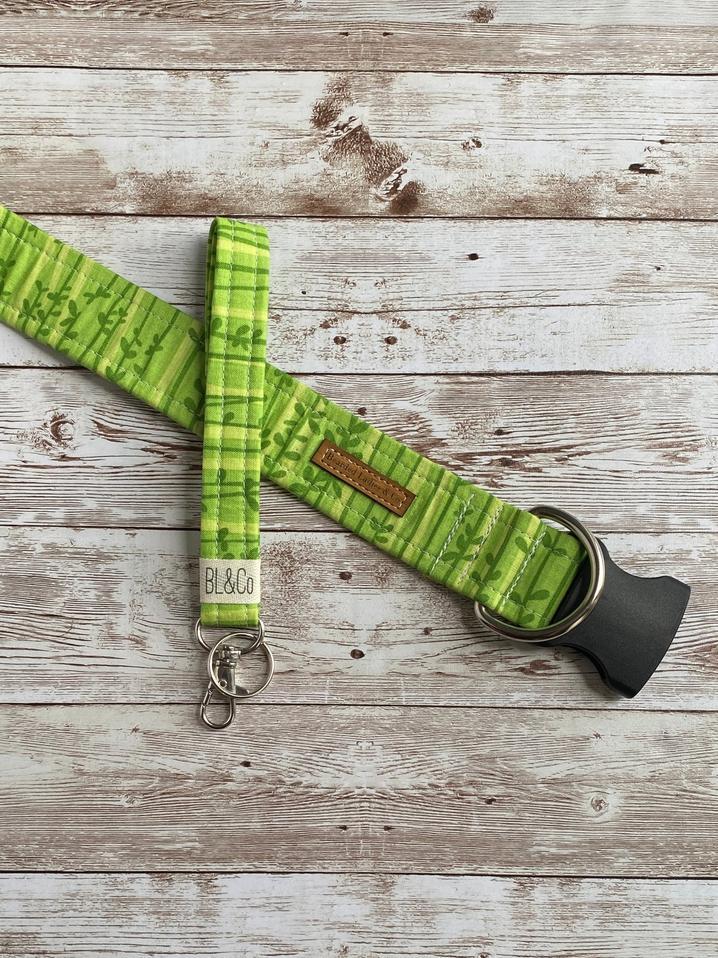 Green Vines Dog Collar